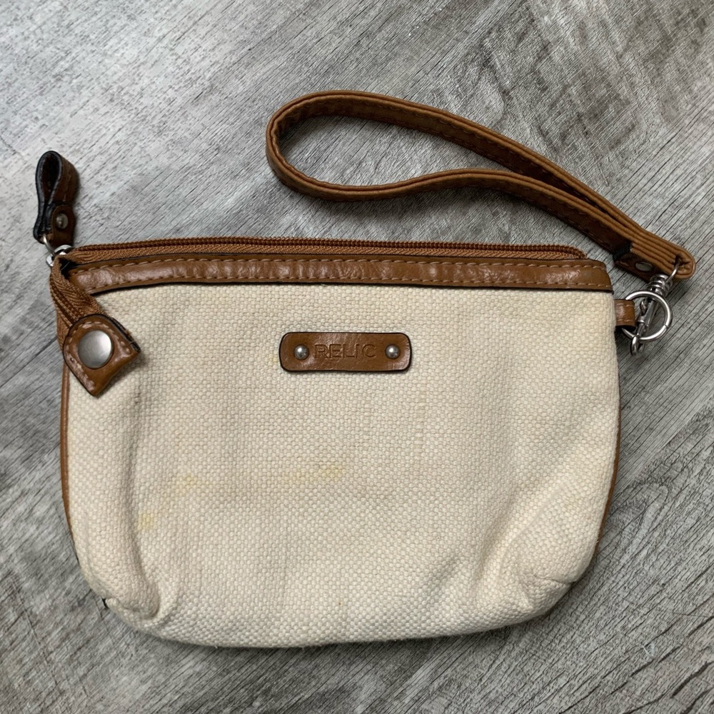 Relic Wristlet - Picture 4 of 11
